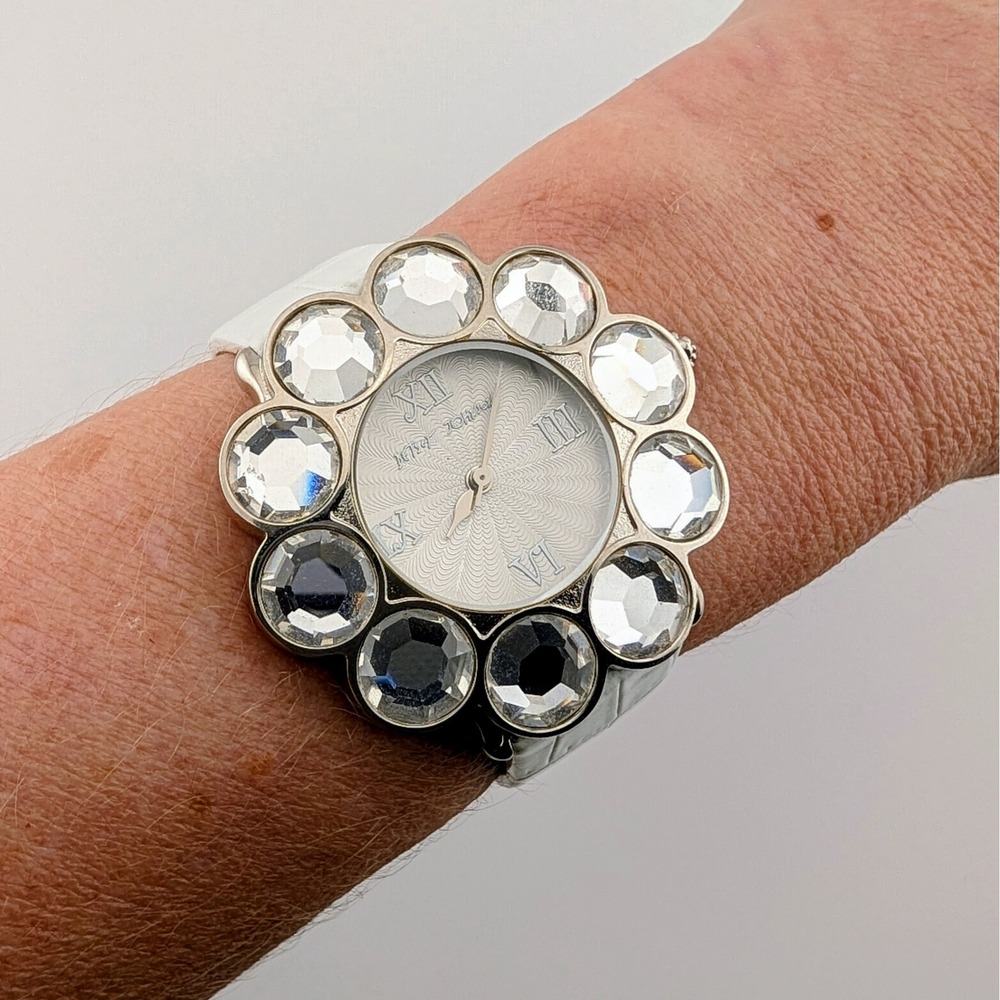 Betsey Johnson BJ2056 NWT Rhinestone Flower Statement Women's Watch 41mm - Picture 3 of 12